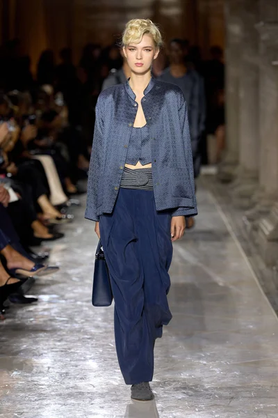 Look 32